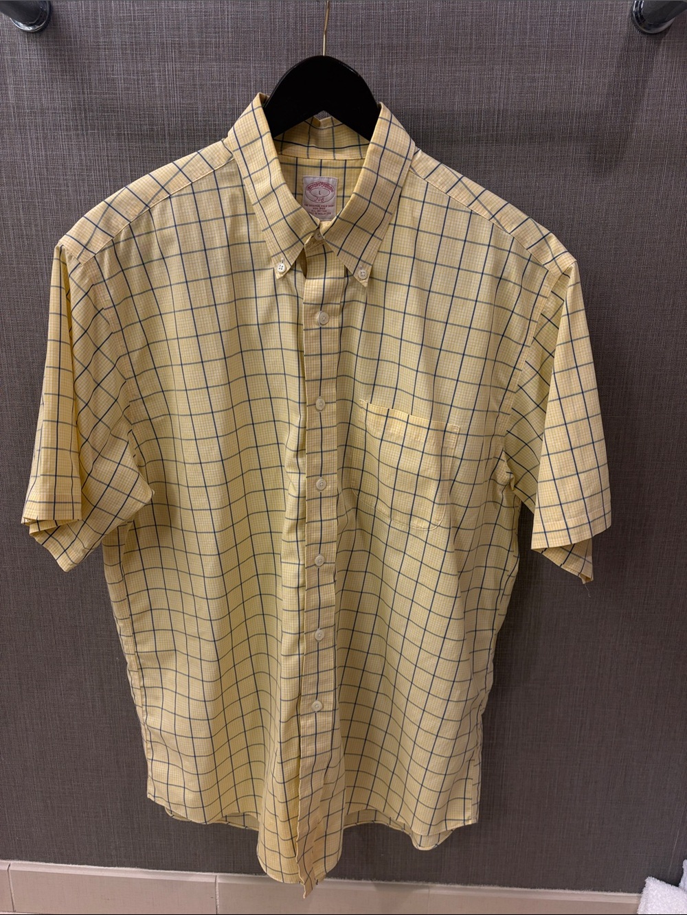 BROOKS BROTHERS PLAID BUTTON DOWN